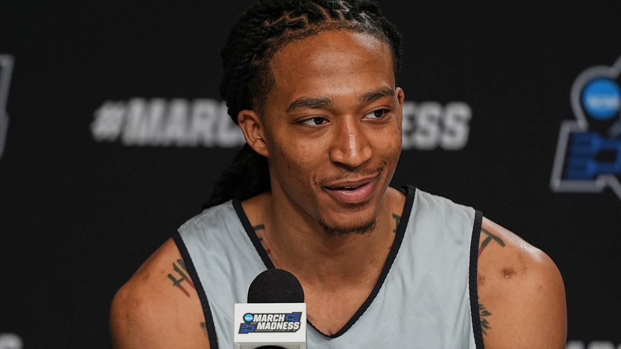 Duke defensive specialist Maliq Brown is headed to San Antonio.