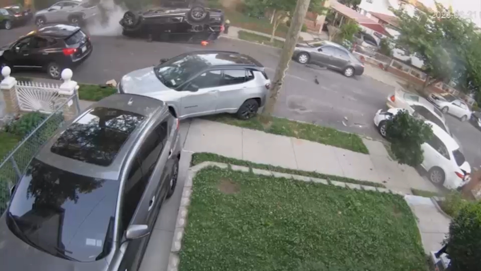 Queens residents demand action after several accidents causing injuries, damage in neighborhood