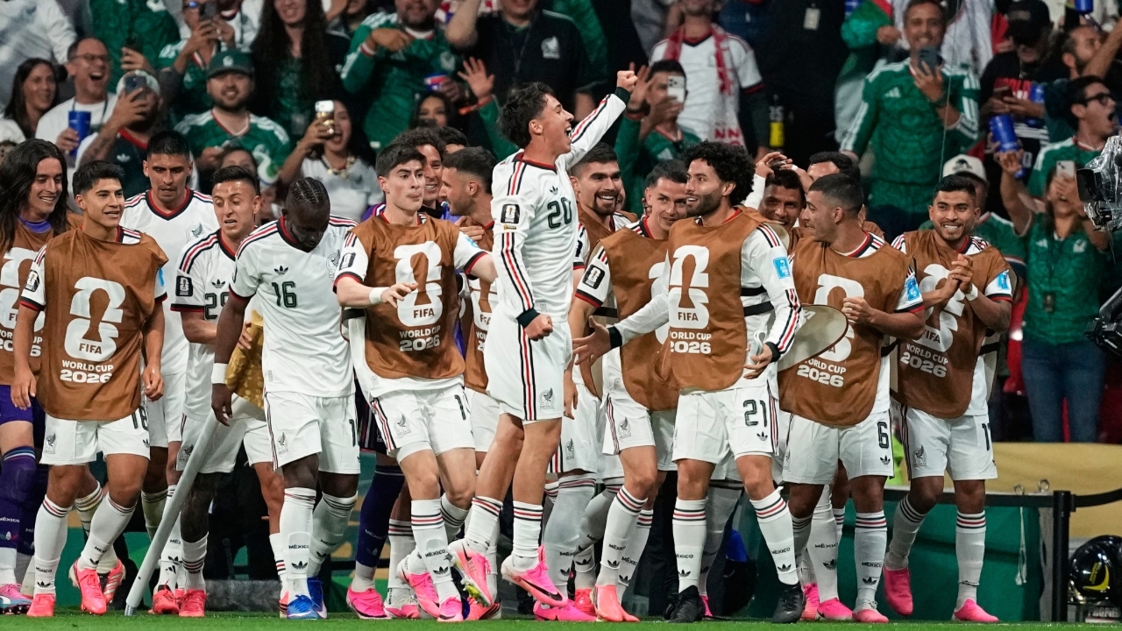 Mexico game: El Tri beats Czechia 3-0 in last group match at World Cup