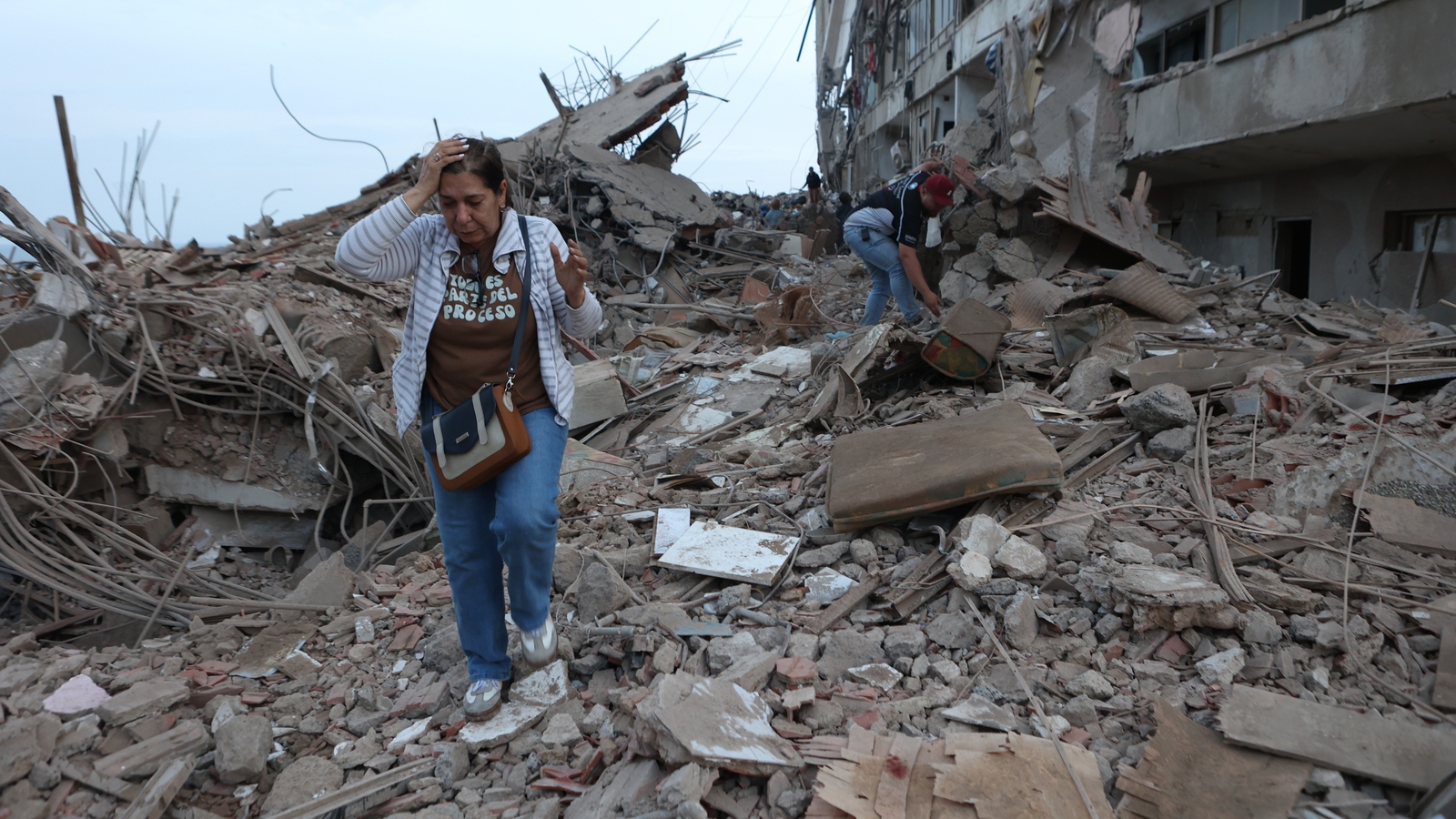 Death toll in Venezuela earthquakes rises to 589 with almost 3,000 injured