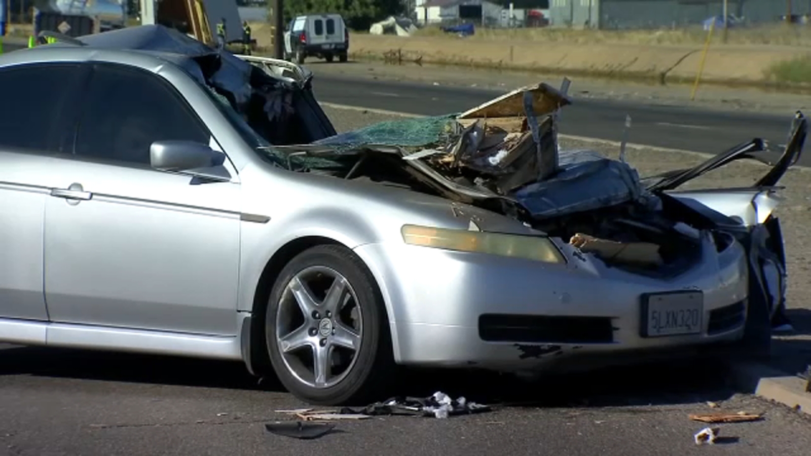 Woman killed in crash involving commercial vehicle in Fresno County ...
