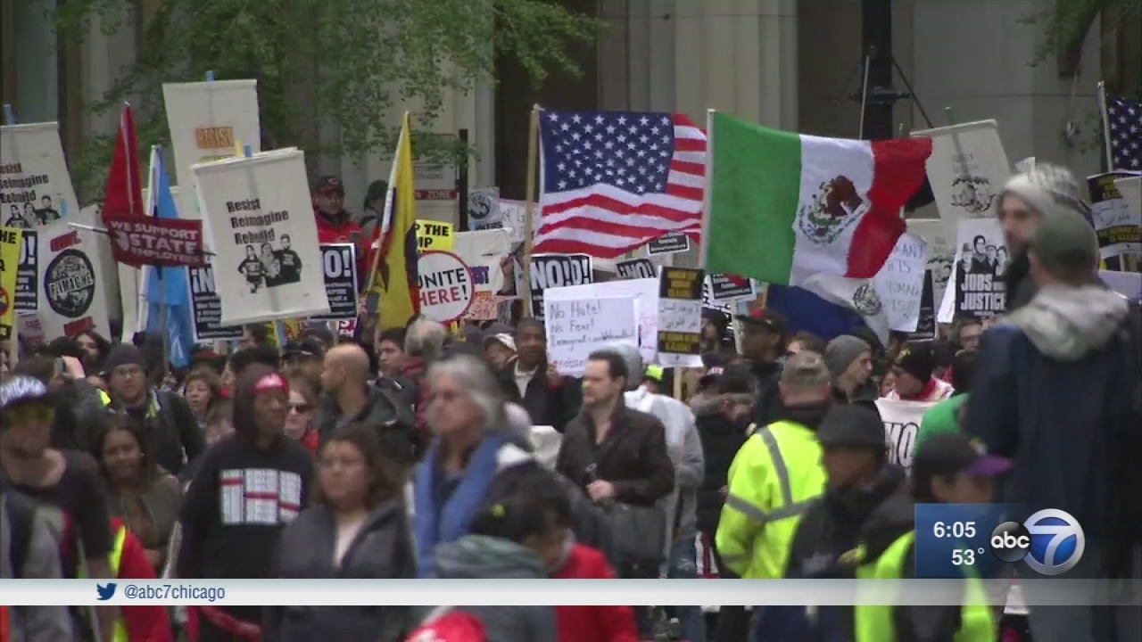 Thousands march in Chicago on May Day