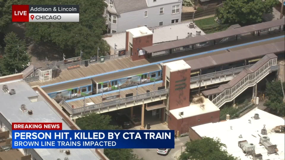 1 dead after being hit by CTA Brown Line train on North Side