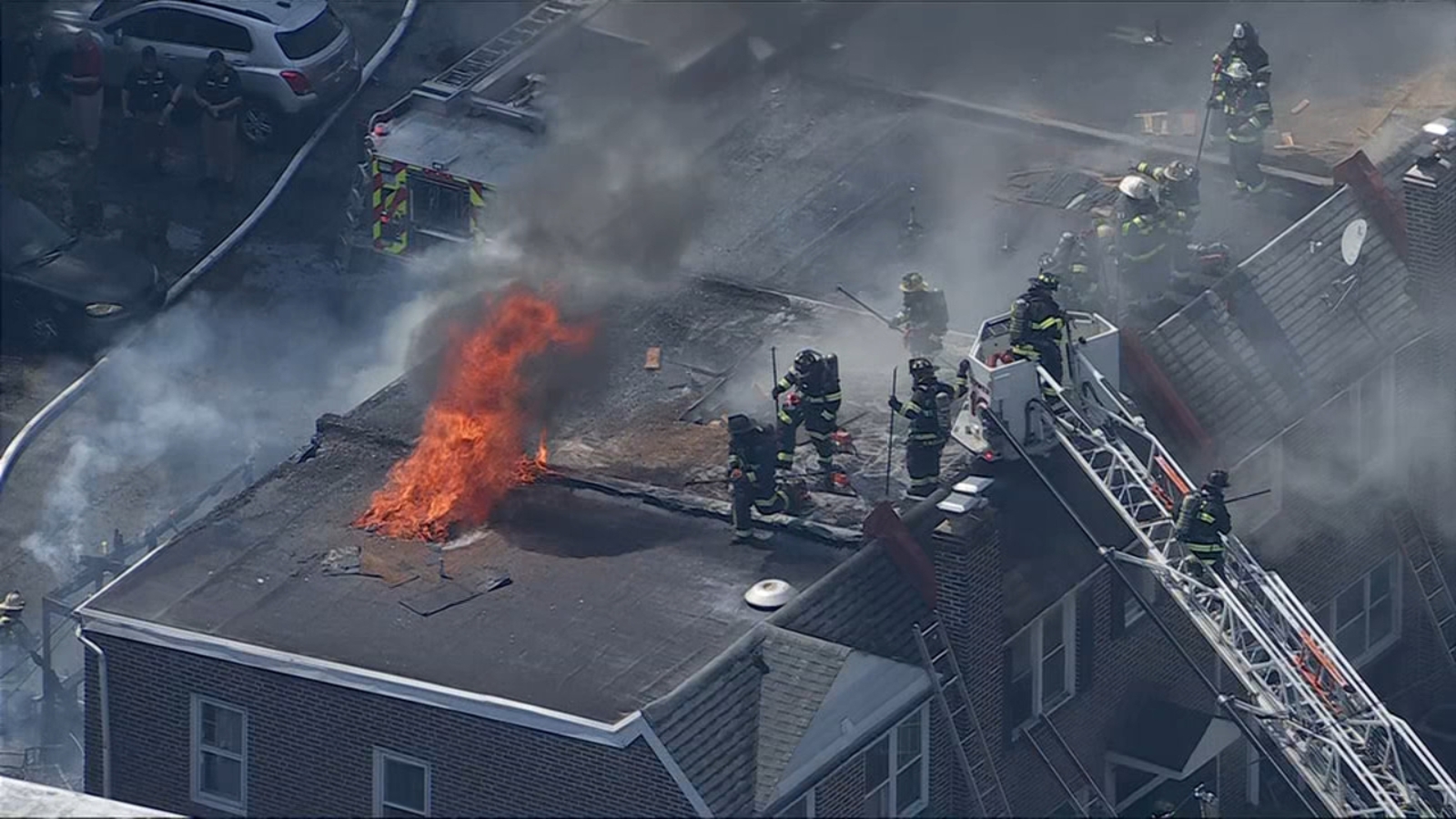 Heavy flames damage several row homes on Clayton Road in Wilmington ...