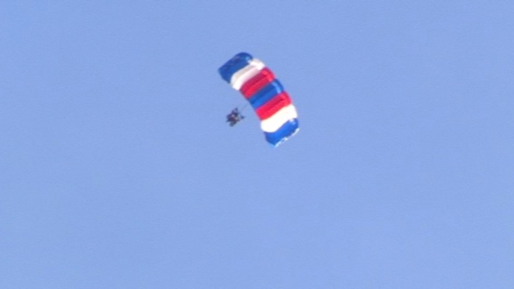 US Air Force Parachute Team flies into Freedom Over Texas