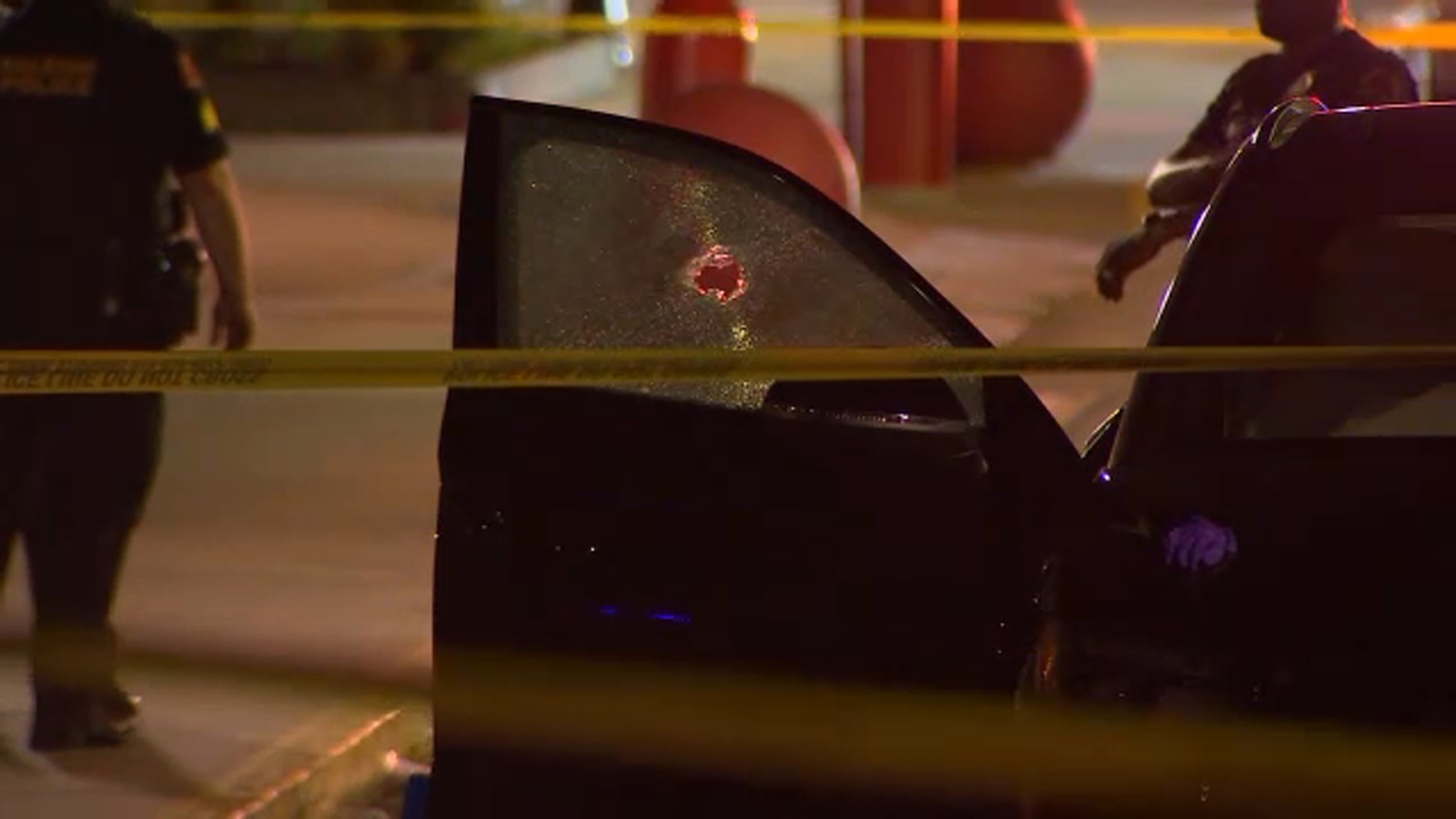 Teen in custody after shooting injures 2 bystanders in Brier Creek, police say