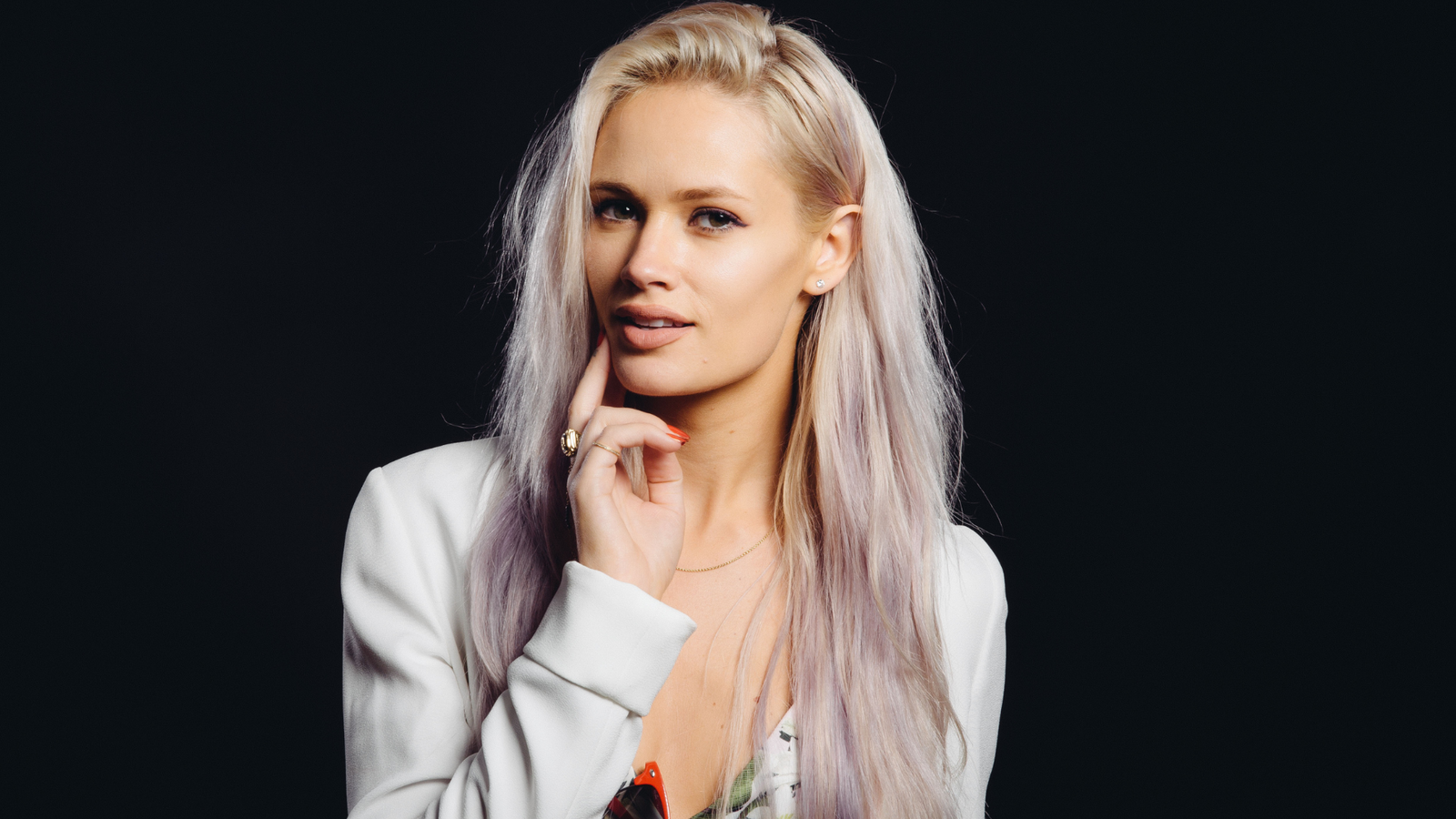 Lauren Bennett, singer featured on LMFAO’s 2011 dance hit ‘Party Rock Anthem,’ dies at 37 Lauren Bennett, singer featured on LMFAO’s 2011 dance hit ‘Party Rock Anthem,’ dies at 37