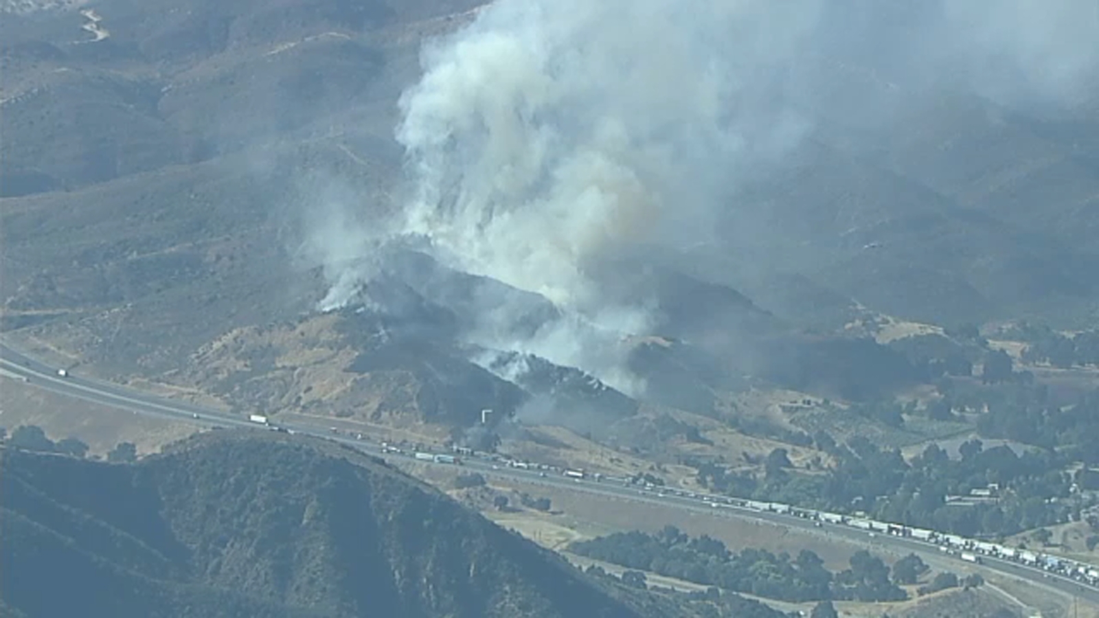 Martin Fire: Brush fire in Castaic triggers evacuation warning, 5 Freeway lane closures Martin Fire: Brush fire in Castaic triggers evacuation warning, 5 Freeway lane closures