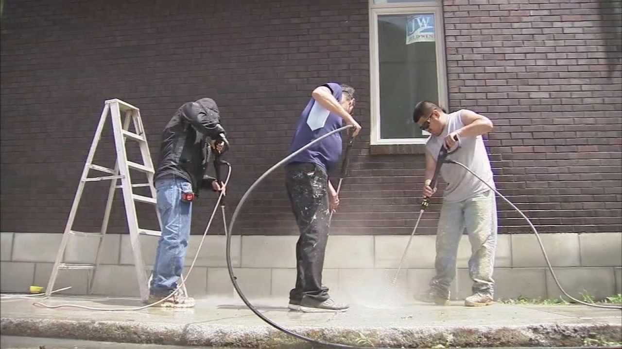 Protesters go on vandalism spree in Kensington; 2 arrests