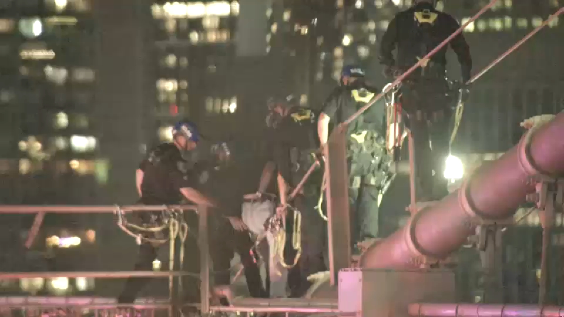 Traffic severely disrupted after police rescue woman from the Brooklyn Bridge
