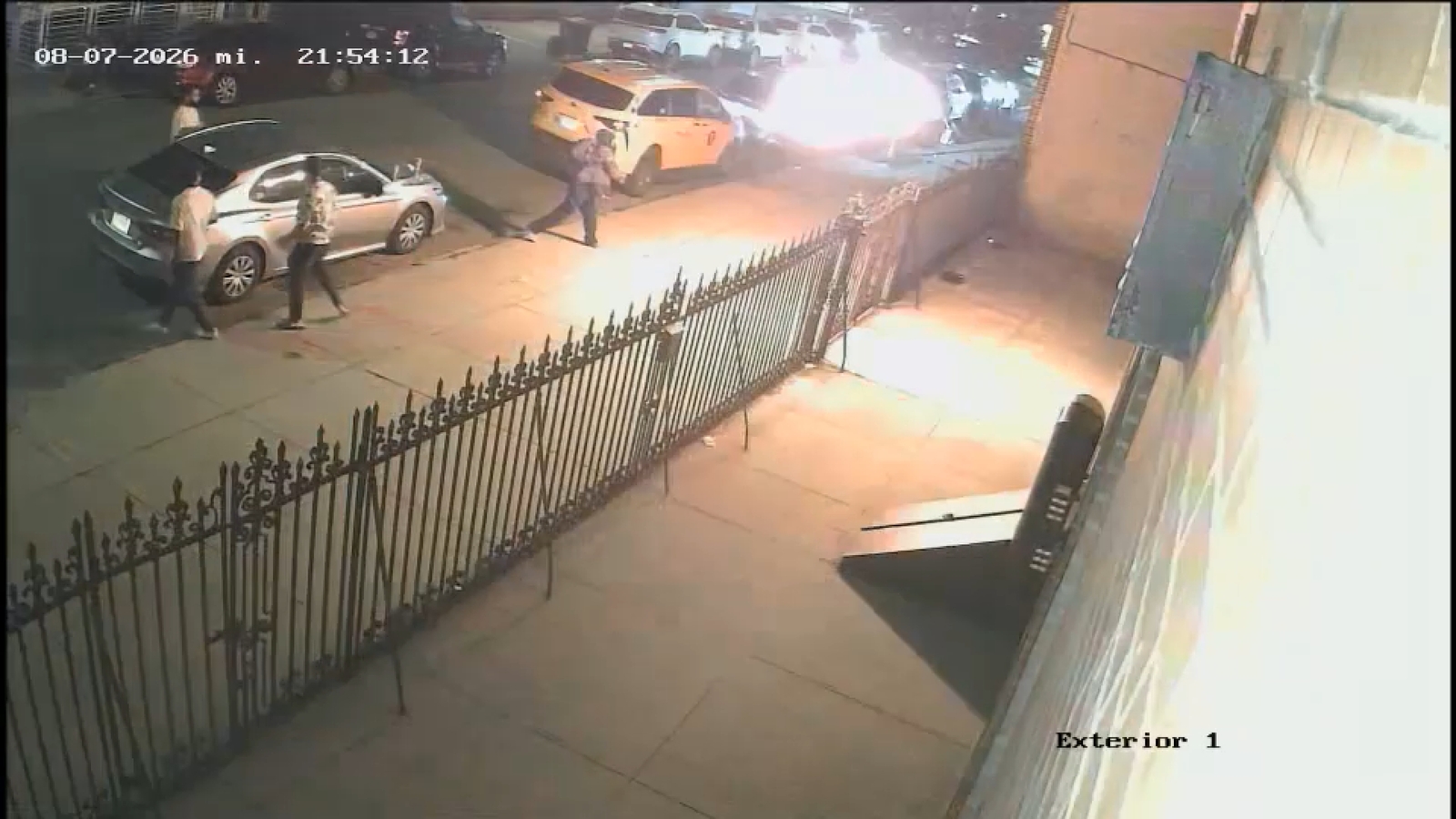 Man arrested after throwing Molotov cocktails at 2 Queens religious buildings, police say