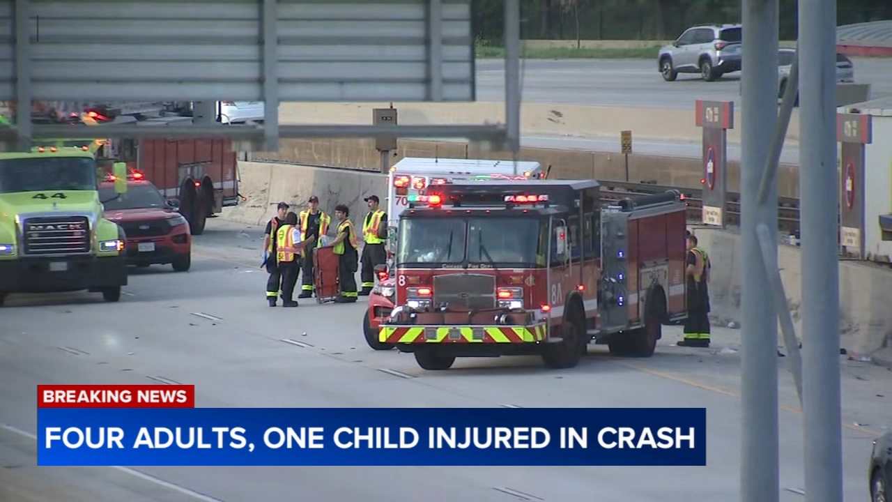 Child among 5 critically injured in Dan Ryan Expressway crash on South Side: Chicago fire officials