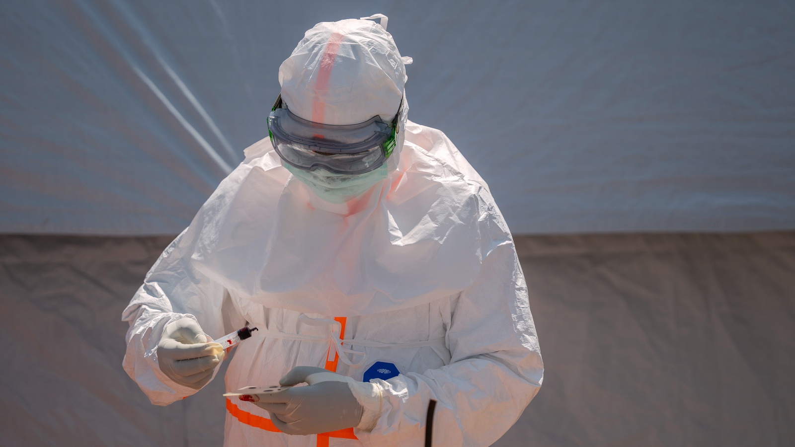 US citizen tests positive for Ebola in Congo US citizen tests positive for Ebola in Congo