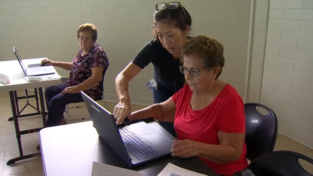Fresno offers free digital literacy classes to help seniors navigate technology