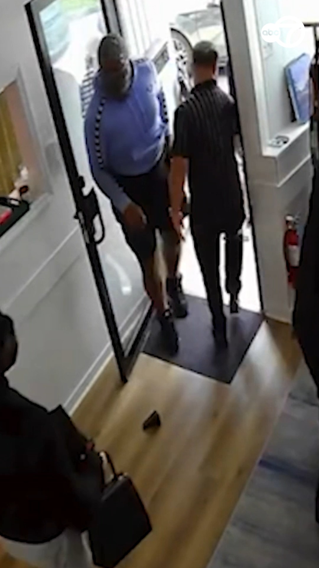 Thieves raid N.J. luxury bag shop in 15 seconds, owner says