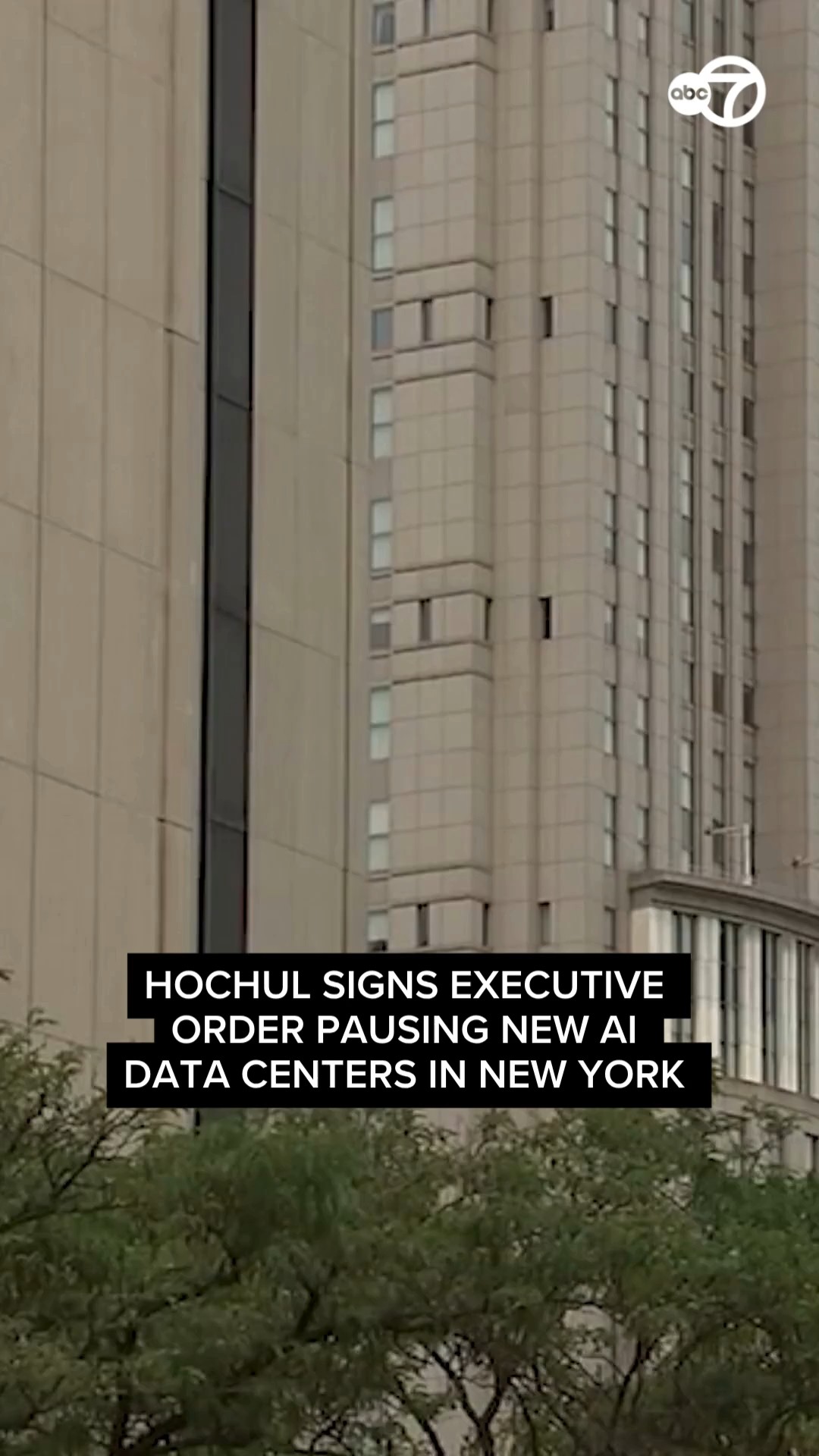 Gov. Hochul signs executive order pausing new AI data centers