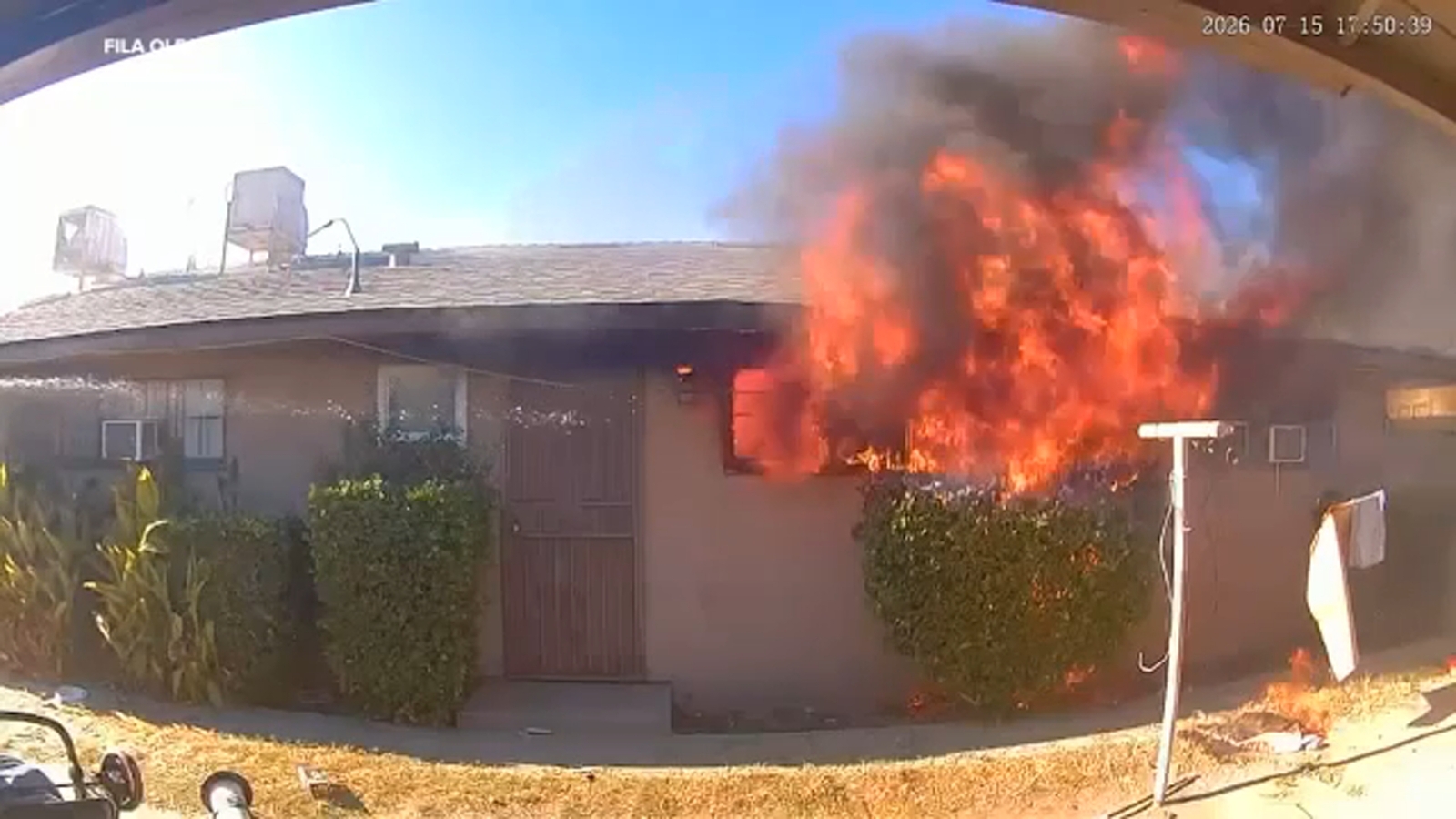 1 person found dead after apartment fire in Central Fresno