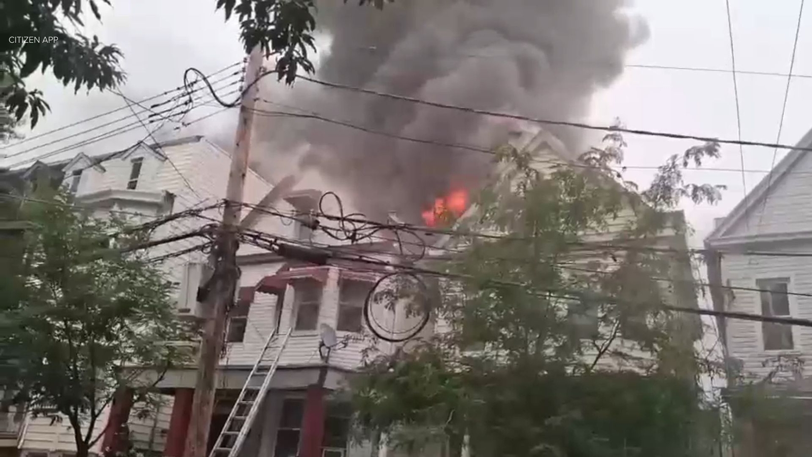 2 firefighters hurt battling 4-alarm Bronx fire that spread to 2 homes