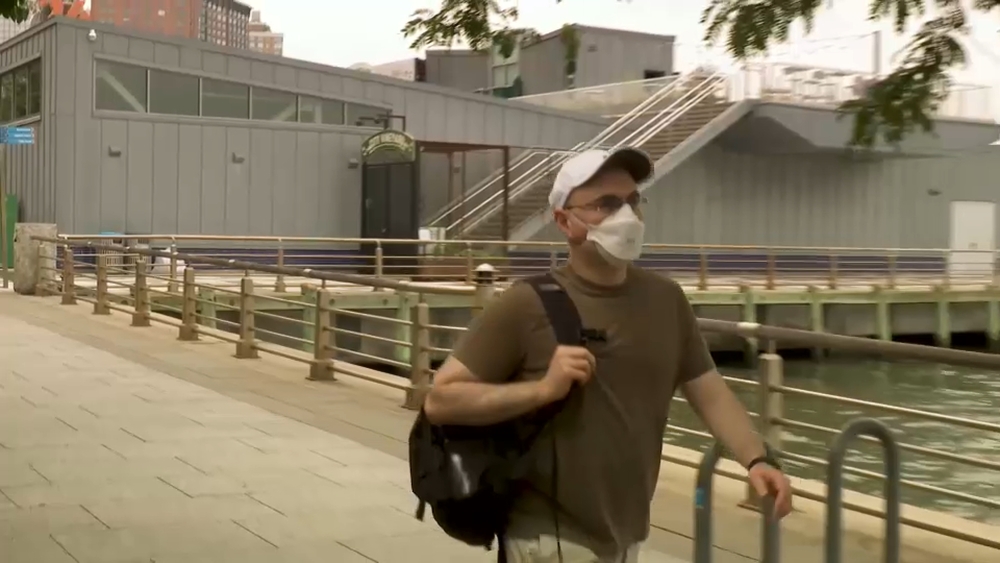 Poor air quality in New York due to Canadian wildfire smoke