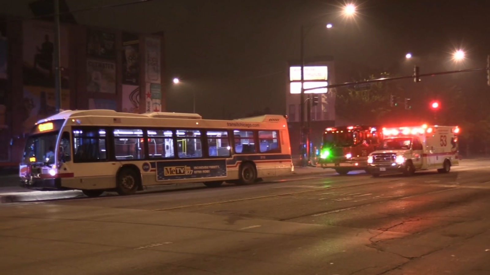 3 CTA bus passengers injured in West Town hit-and-run, Chicago police say