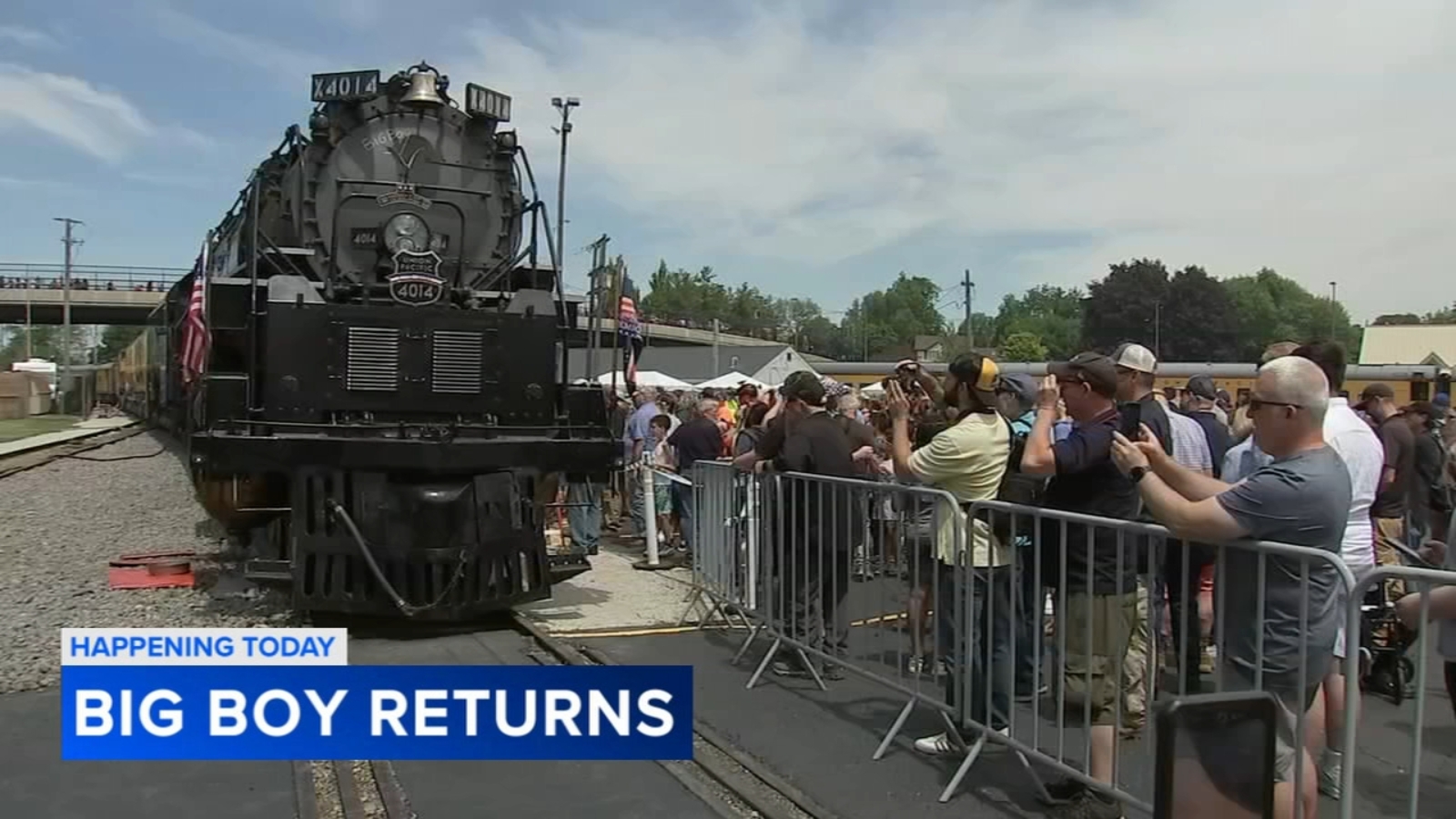 Big Boy locomotive passing through South Holland Friday