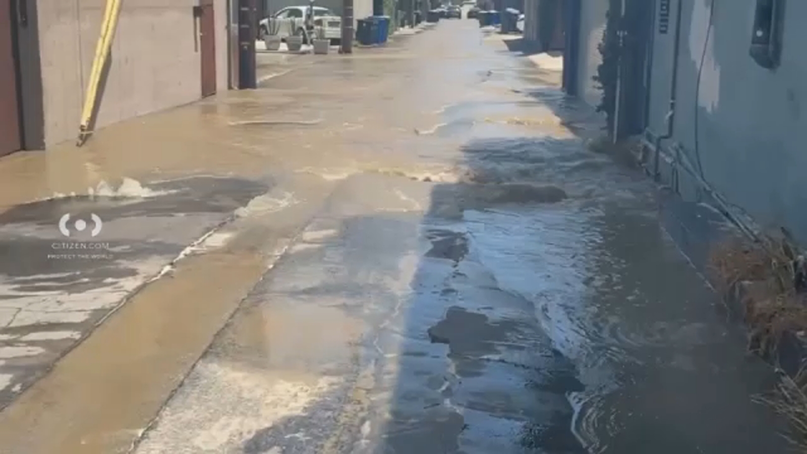 2 separate water pipe issues flood neighborhoods in Venice, damage underground parking structures 2 separate water pipe issues flood neighborhoods in Venice, damage underground parking structures