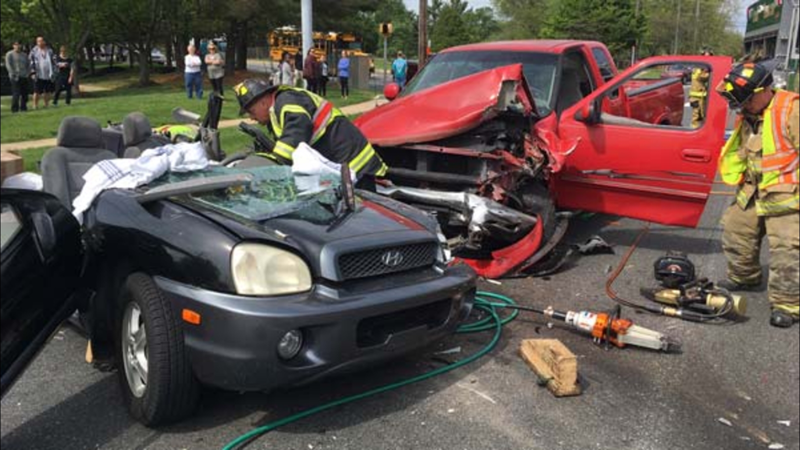 2 injured in Newark pickup truck crash 6abc Philadelphia