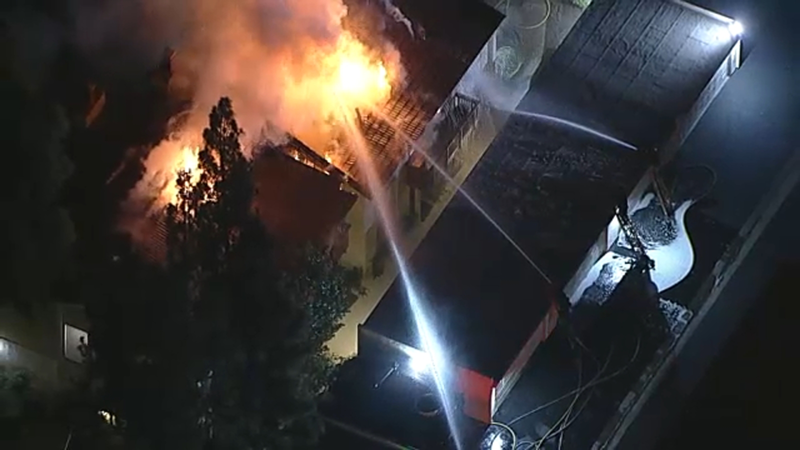 Hourslong barricaded suspect scene escalates to house fire with shots fired in Woodland Hills, fire officials say Hourslong barricaded suspect scene escalates to house fire with shots fired in Woodland Hills, fire officials say