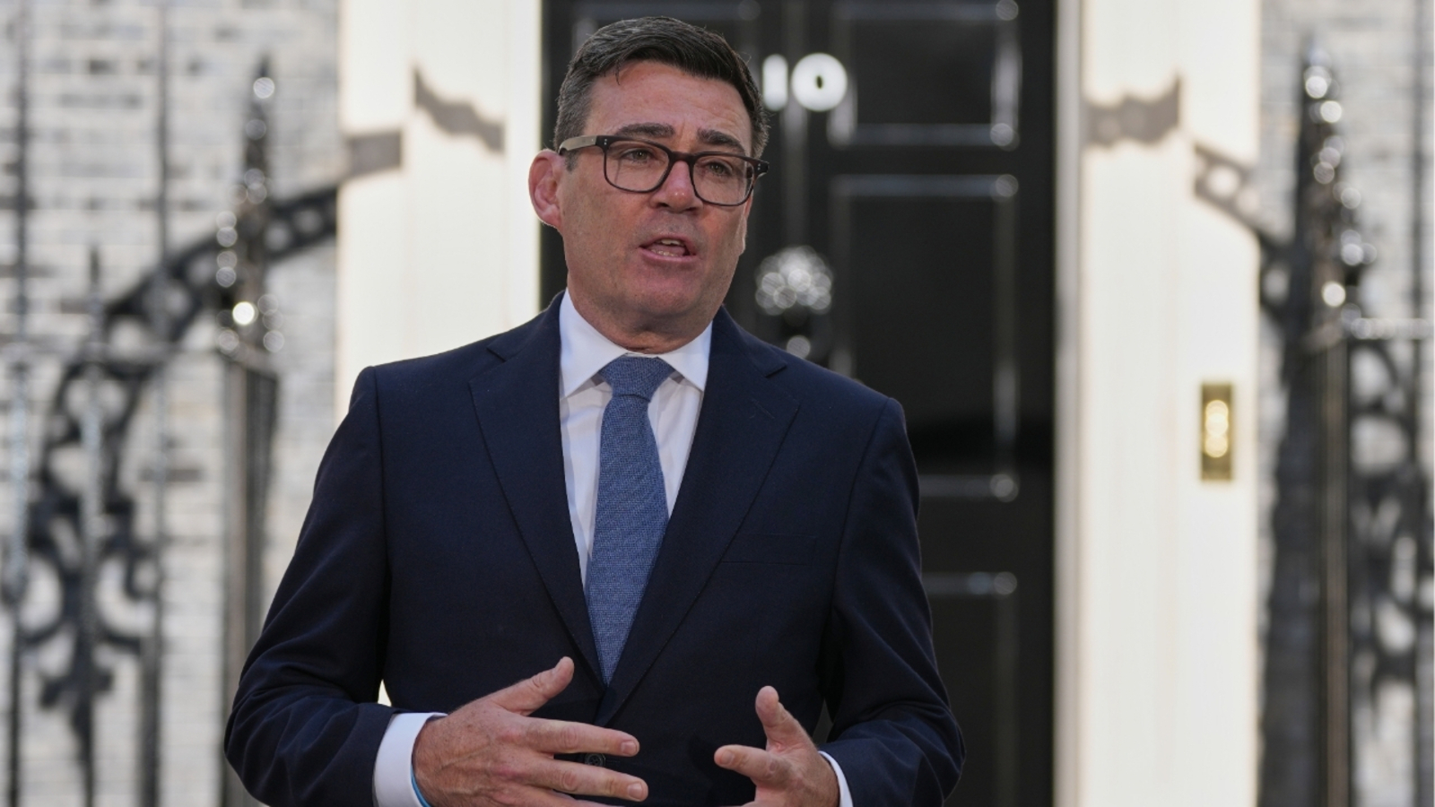Andy Burnham becomes UK's 7th prime minister in 10 years after meeting with King Charles III