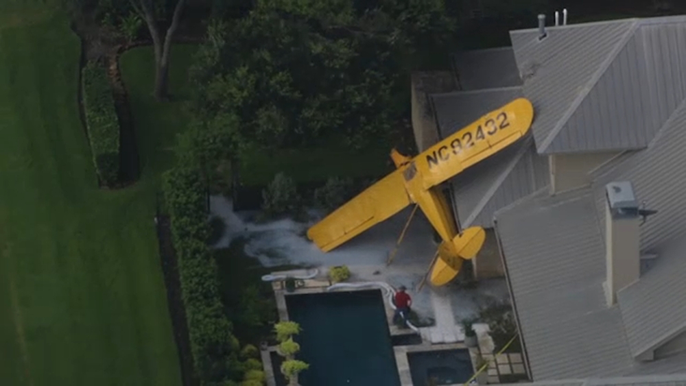 Small plane lands on Texas home, pilot injured