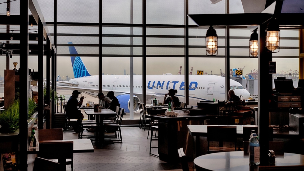 500+ flights cancelled ahead of Tuesday's storms