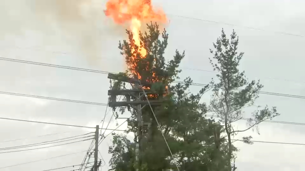 Possible tornado rips trees, powerlines down in Stanhope, NJ