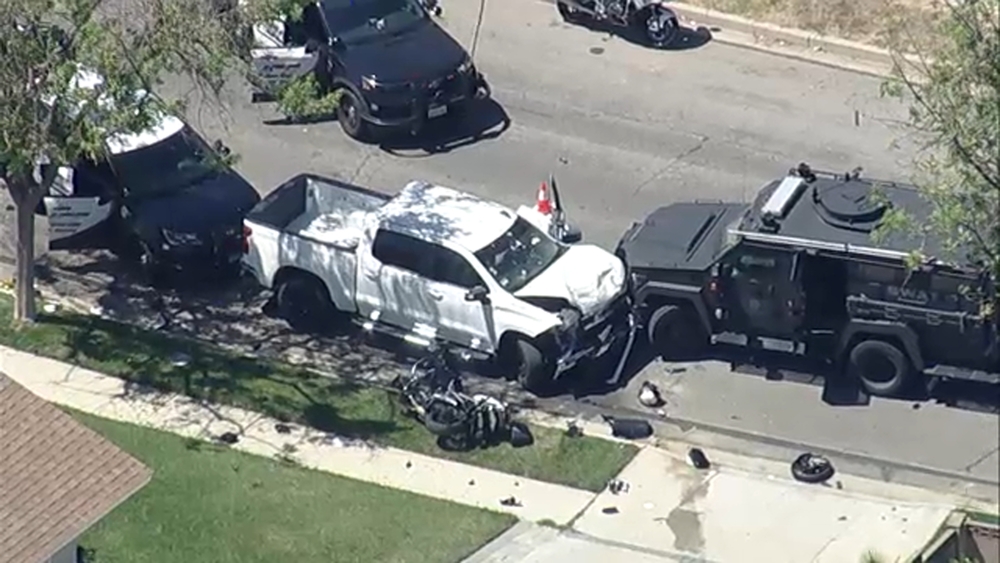 Police investigating fatal car crash with shots fired in Simi Valley