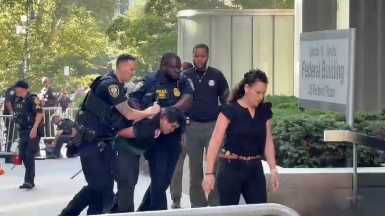 Man accused of setting off incendiary device at federal building denied bail