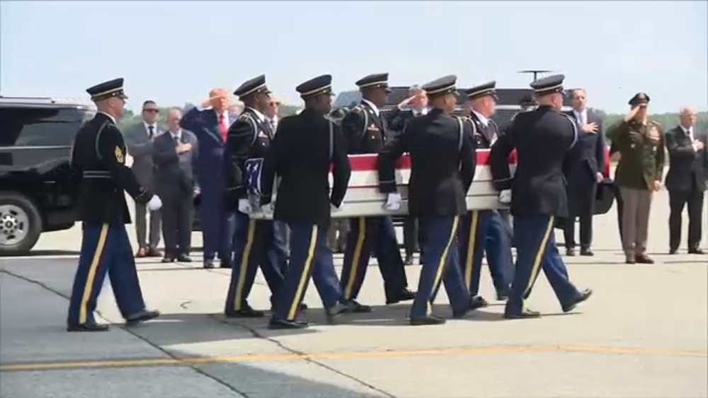 2 Fort Bragg soldiers honored during dignified transfer