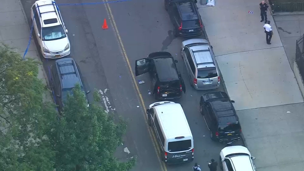 Livery driver shot in face after crash in Brooklyn