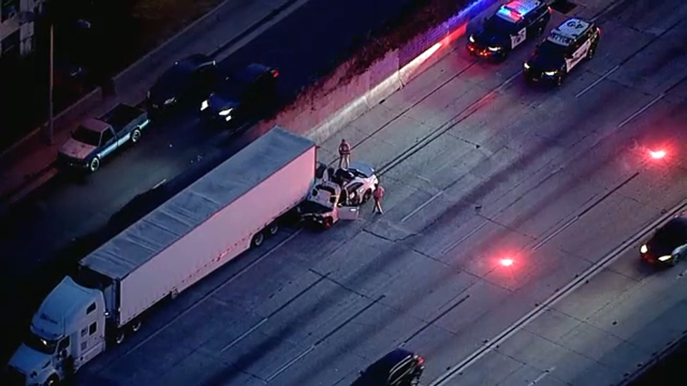 Chase ends in crash on 10 Freeway in Alhambra