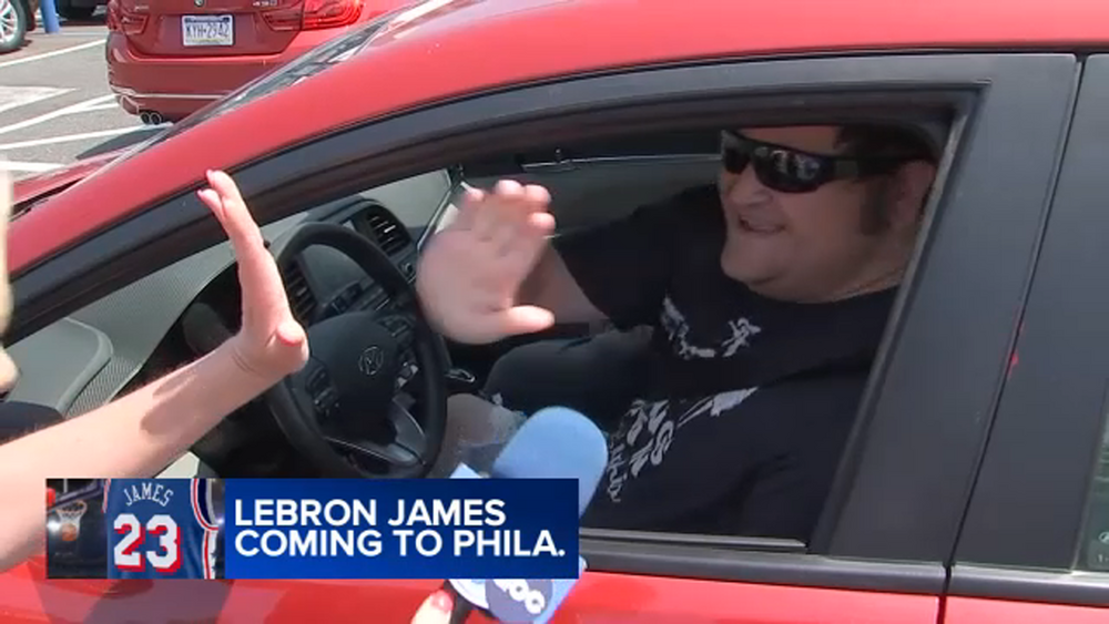 Sixers fans hyped for King James in Philadelphia