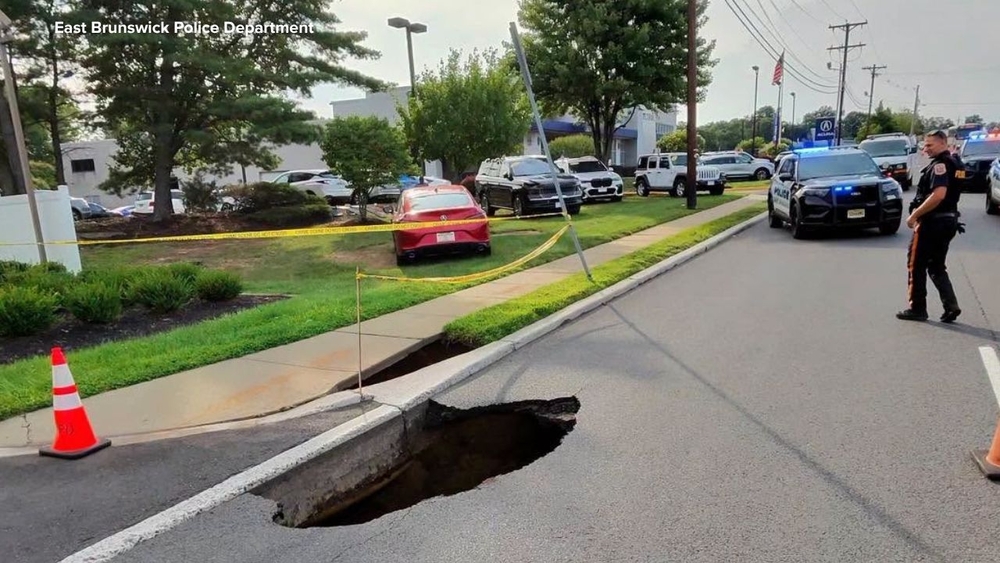 Sinkhole opens up on Route 18 in New Jersey