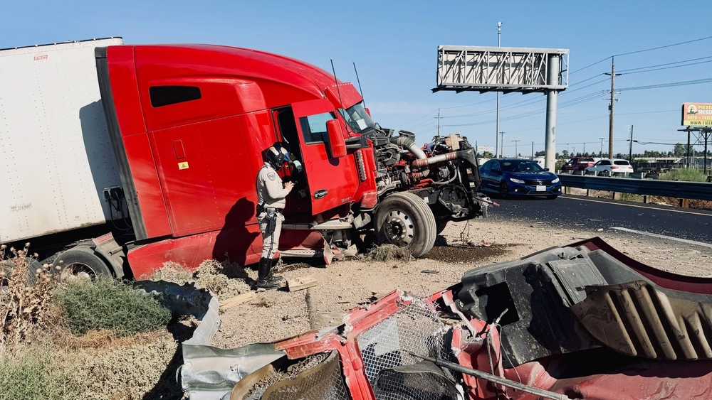 Portion of Highway 99 in Merced reopens after solo big rig crash