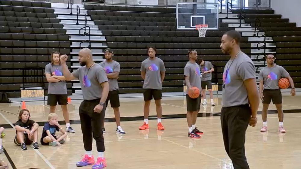 Klein Forest alumni and current NBA coaches hold camp for local kids