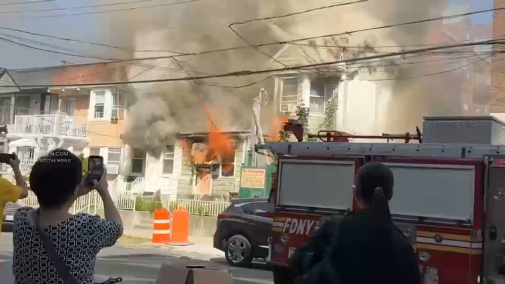 1 killed, 17 firefighters hurt in Queens fire