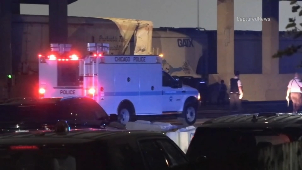 3 dead, 1 hurt after truck flies off SW Side bridge amid ISP chase