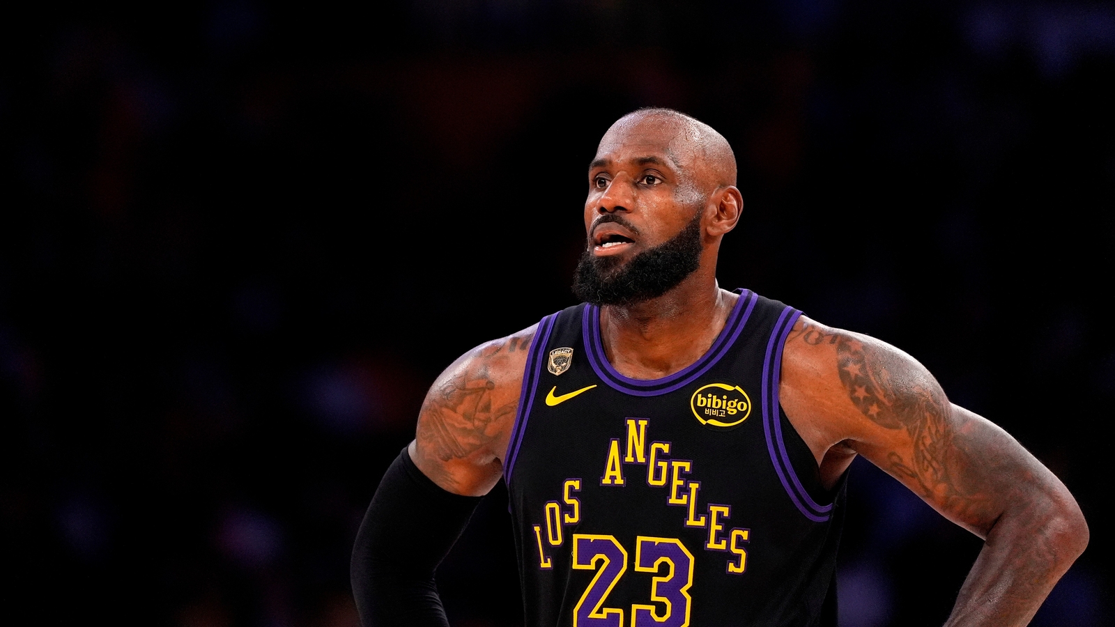 LeBron James to continue wearing No. 23 as Philadelphia 76er, team announces