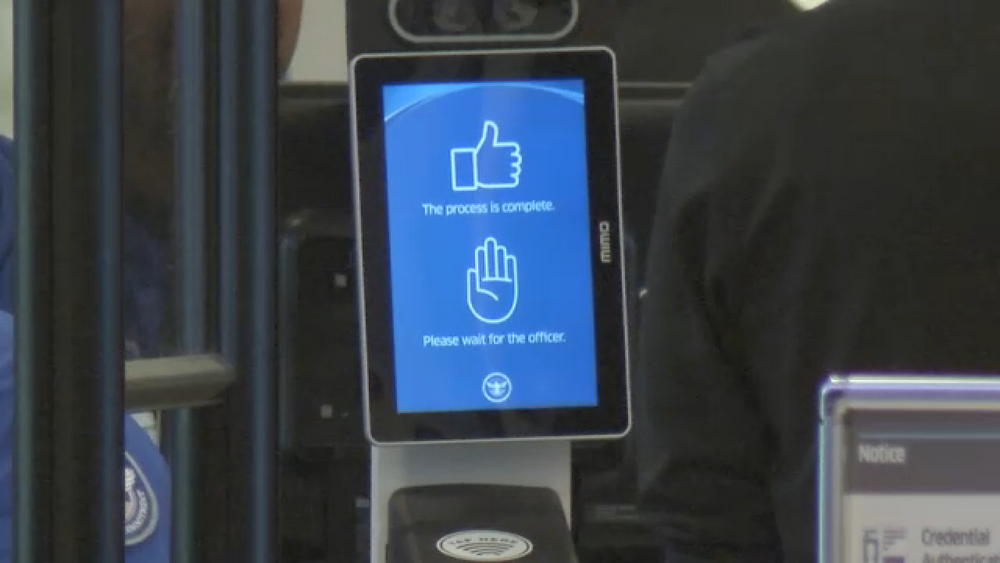 TSA says it doesn't store traveler info after security ID checks
