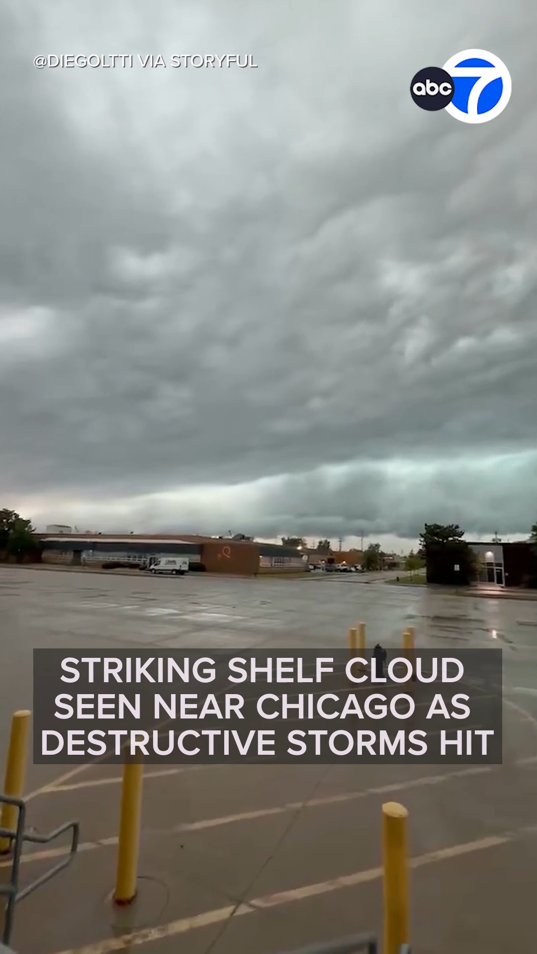 Striking Shelf Cloud Seen Near Chicago as Destructive Storms Hit
