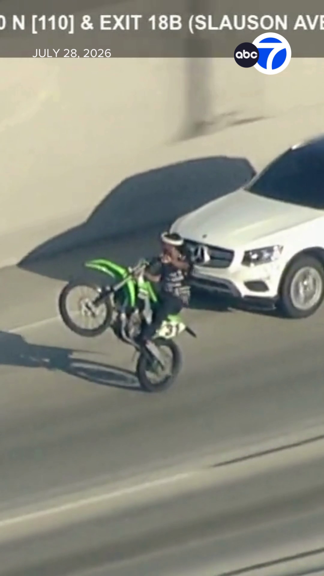 Driver leads LAPD on high-speed chase