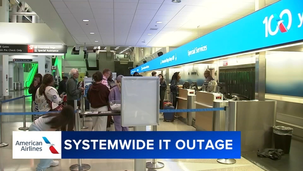 American Airlines flights resume after brief IT outage 
