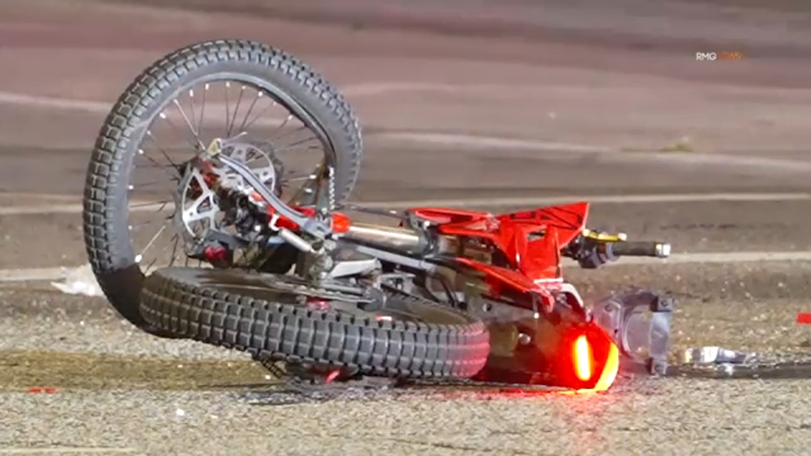 Man killed, woman hospitalized in critical condition after e-motorcycle crash in Burbank, police say