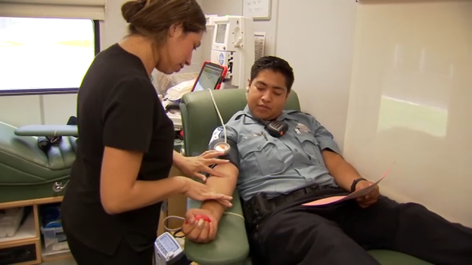 Fresno Police host blood drive for annual 'Battle of the Badges'